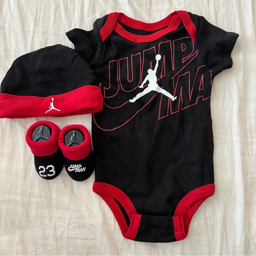 Jordan Jumpman 3-Piece Set. 0-6 months.